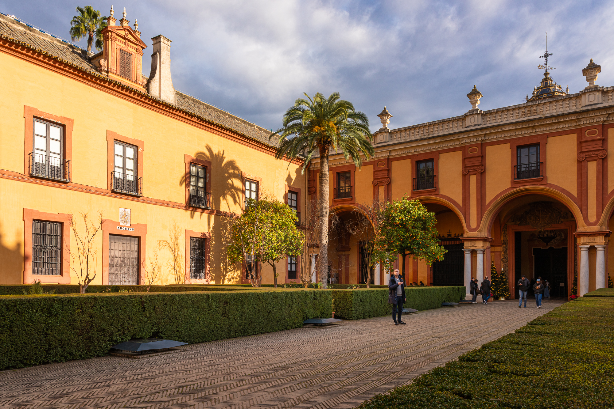 3.Patio del Crucero Alcazar de Seville (REP151-104353)