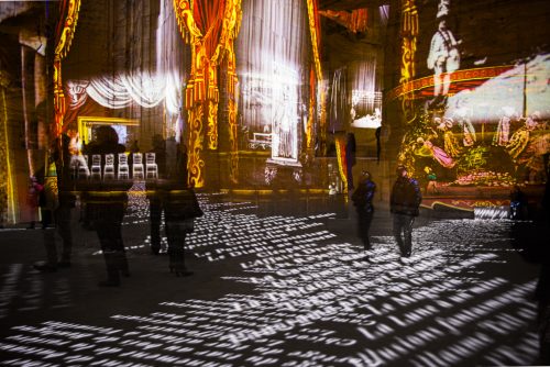 Aux portes du spectacles Melies (REP098-72860)