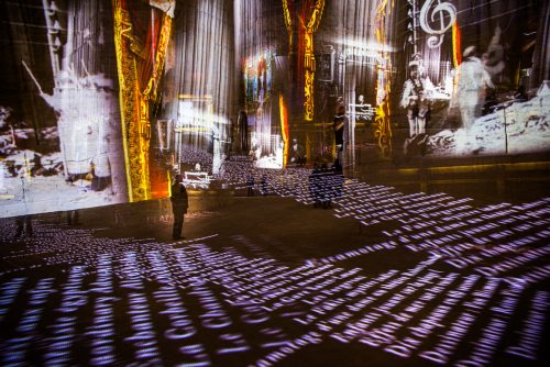 Aux portes du spectacles Melies (REP098-73052)