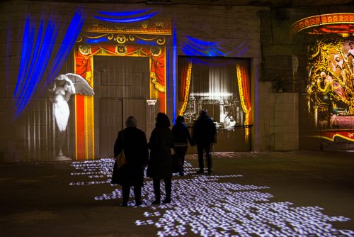 Aux portes du spectacles Melies (REP098-73219)