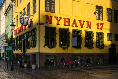 Cafe celebre de Nyhavn (REP040_42305)