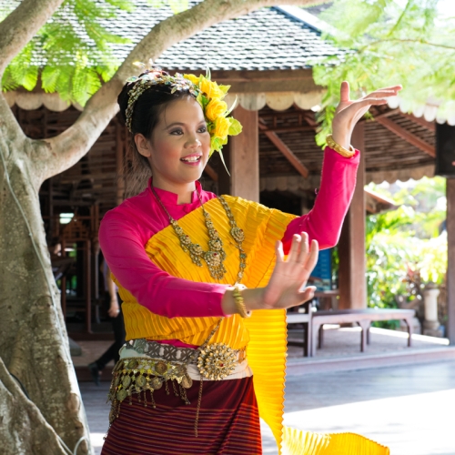 Danse traditionnelle Thaïlandaise (Pattaya) (REP084_47023)