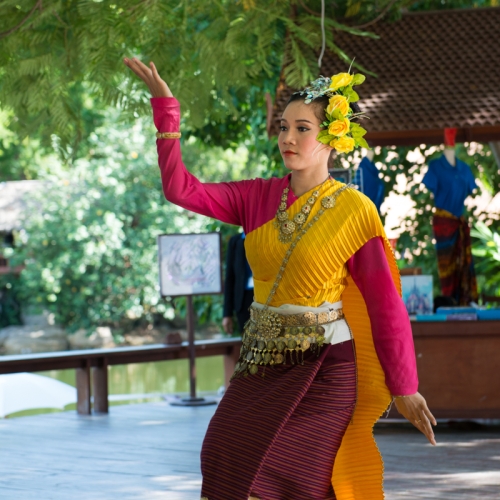 Danse traditionnelle Thaïlandaise (Pattaya) (REP084_47030)