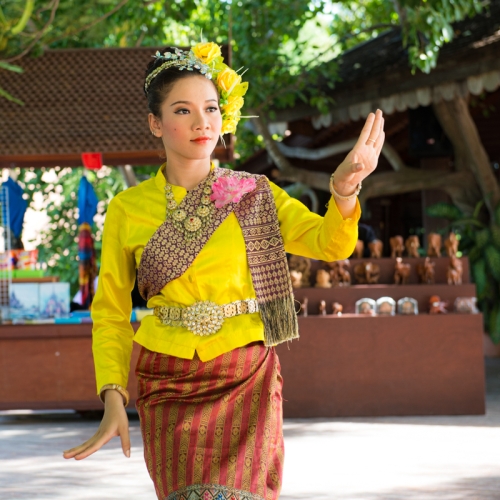 Danse traditionnelle Thaïlandaise (Pattaya) (REP084_47098)