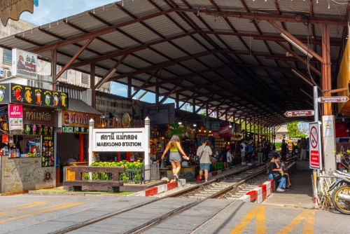 La gare de Maeklong (REP127_89963)