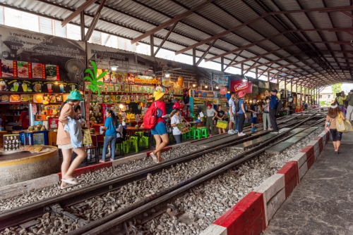 La gare de Maeklong (REP127_89965)