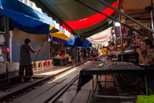 Le marché de Maeklong (REP127_90000)