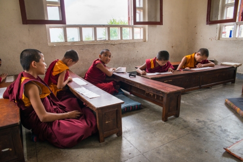 Moines au Khawalung Tashi Choeling Monastery Katmandou (REP080_52532)