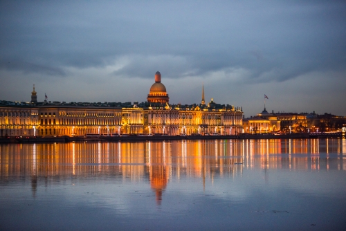 Musée de l'Ermitage- Petersbourg depuis la Neva (REP044_74587)